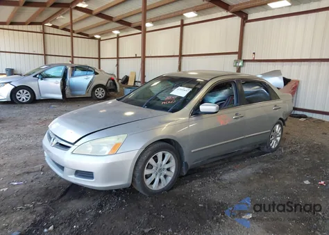 2007 Honda Accord 2.4 Lx z USA, uszkodzony, nr VIN 3HGCM564X7G70292